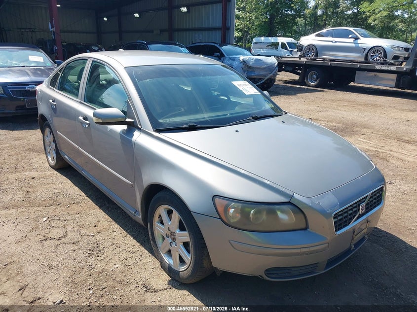 2006 Volvo S40 VIN YV1MS390862215858 IAAI salvage auction — UNDERCARRIAGE, Clear (Virginia), sold $275 on 2026-08-13 (photo 1)