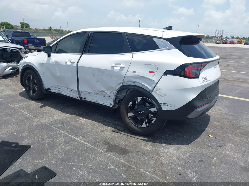 2026 Kia Sportage VIN 5XYK23DF5TG418233 IAAI salvage auction — SIDE, Salvage Title, sold $9,200 on 2026-07-30 (photo 3)