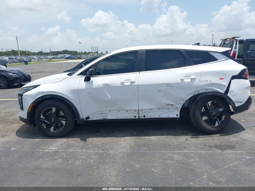 2026 Kia Sportage VIN 5XYK23DF5TG418233 IAAI salvage auction — SIDE, Salvage Title, sold $9,200 on 2026-07-30 (photo 6)