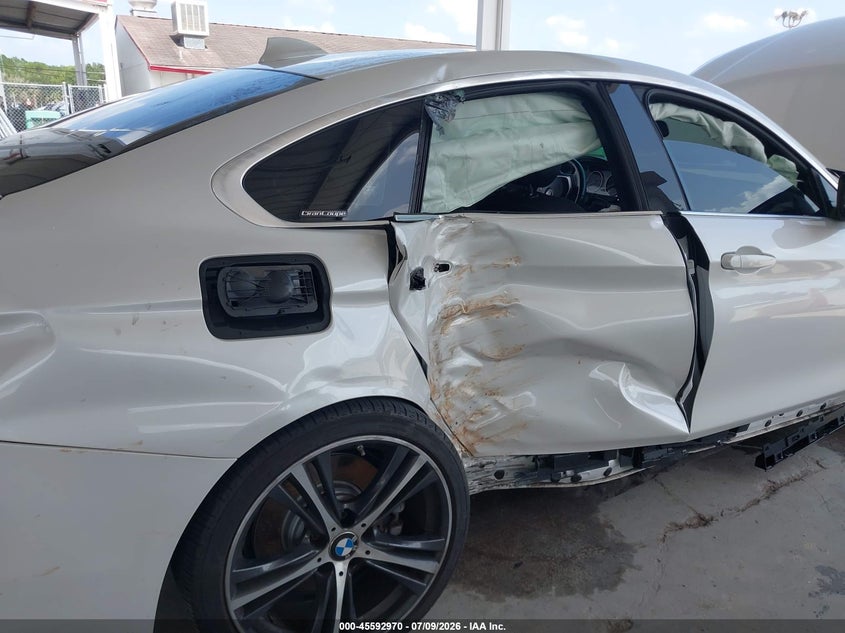 2018 BMW 4er VIN WBA4J7C56JBH13778 IAAI salvage auction — SIDE, Salvage Title, sold $5,800 on 2026-08-02 (photo 6)