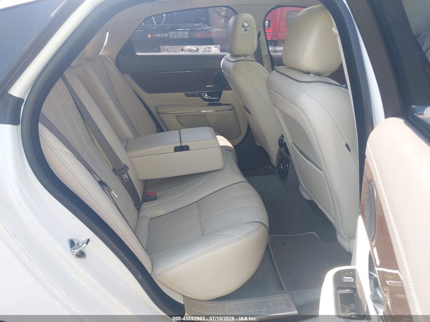 2011 Jaguar Xj series VIN SAJWA1GEXBMV16992 IAAI salvage auction — ROOF, Salvage (Idaho), sold $25 on 2026-07-29 (photo 8)