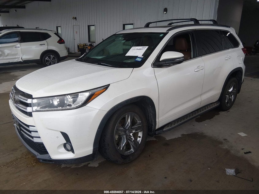 2018 Toyota Highlander VIN 5TDYZRFH6JS269726 IAAI salvage auction — RIGHT FRONT, Salvage (Texas), sold $9,500 on 2026-07-24 (photo 2)