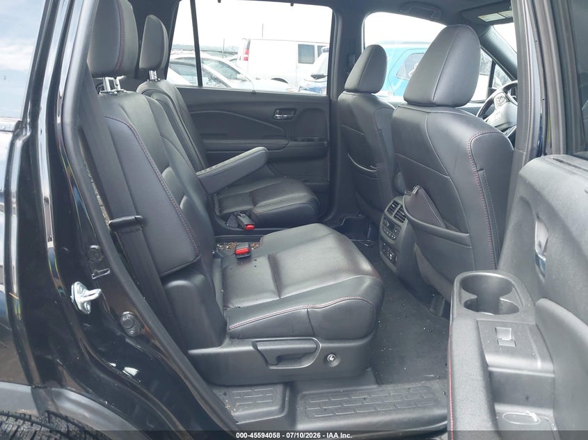 2022 Honda Pilot VIN 5FNYF6H72NB047870 IAAI salvage auction — REAR END, Wait Title, sold $9,500 on 2026-08-18 (photo 8)