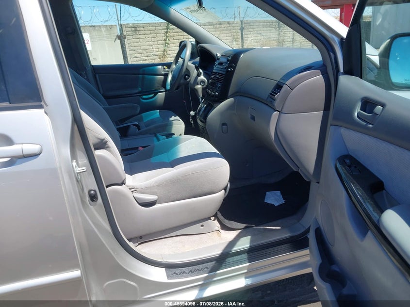2005 Toyota Sienna VIN 5TDZA23C35S297677 IAAI salvage auction — FRONT END, Salvage (California), sold $550 on 2026-07-22 (photo 5)