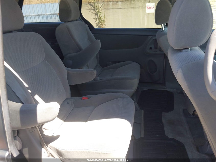 2005 Toyota Sienna VIN 5TDZA23C35S297677 IAAI salvage auction — FRONT END, Salvage (California), sold $550 on 2026-07-22 (photo 8)