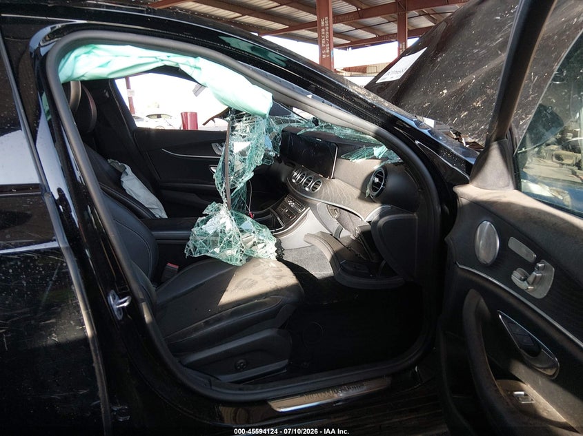 2019 Mercedes-benz E-klasse VIN WDDZF6JB0KA571242 IAAI salvage auction — ROLLOVER, Wait Title, sold $975 on 2026-09-15 (photo 5)