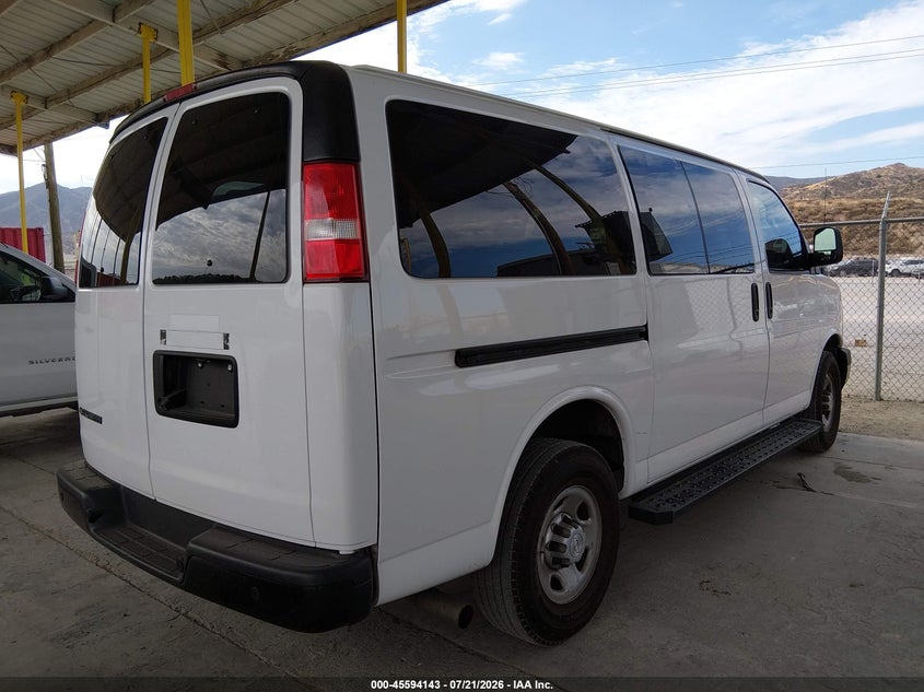 2018 Chevrolet Express 2500 VIN 1GAWGEFG2J1300425 IAAI salvage auction — RIGHT SIDE, SF97 (California), sold $14,600 on 2026-08-25 (photo 4)