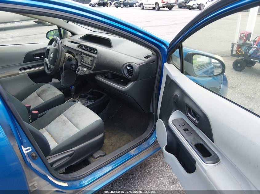 2014 Toyota Prius c VIN JTDKDTB34E1083844 IAAI salvage auction — NORMAL WEAR, Clear (South Carolina), sold $275 on 2026-07-29 (photo 5)
