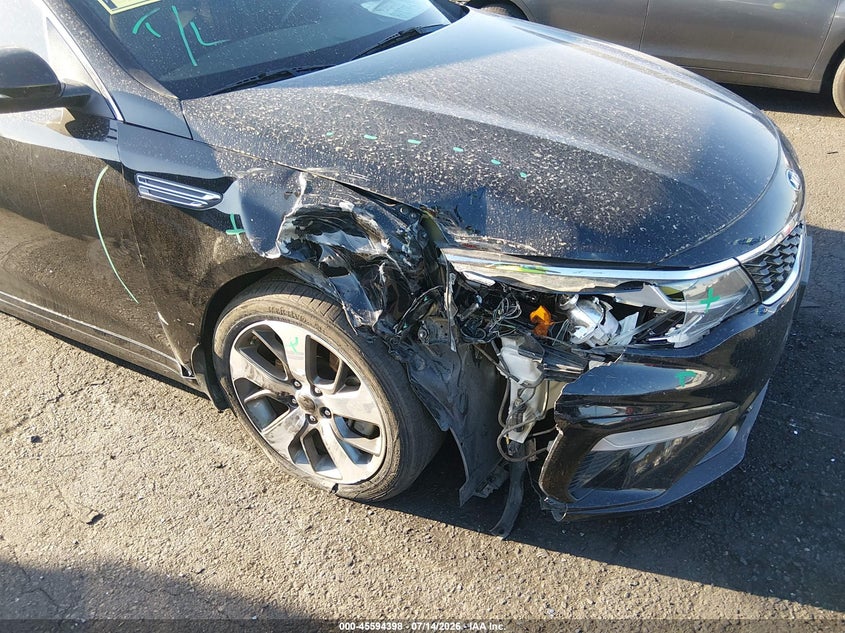 2019 Kia Optima VIN 5XXGT4L31KG330248 IAAI salvage auction — RIGHT FRONT, Salvage Certificate (California), sold $1,950 on 2026-07-31 (photo 6)
