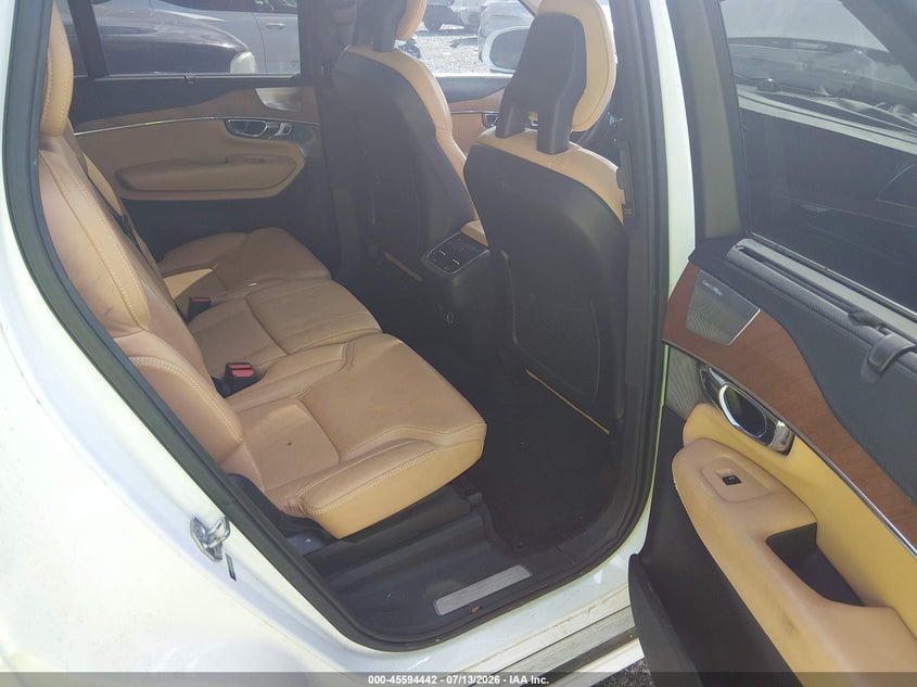 2016 Volvo Xc90 VIN YV4A22PL9G1068227 IAAI salvage auction — WATER/FLOOD, Salvage Title, sold $2,650 on 2026-07-23 (photo 8)