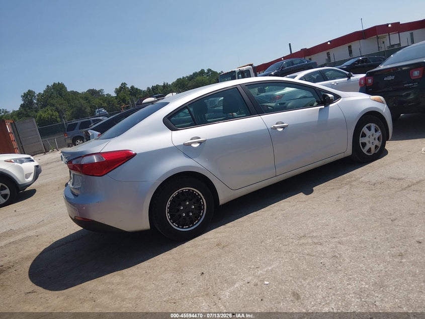 2015 Kia Forte VIN KNAFK4A68F5431497 IAAI salvage auction — REAR END, Salvage - Greater Than 75% (Maryland), sold $1,200 on 2026-07-26 (photo 4)