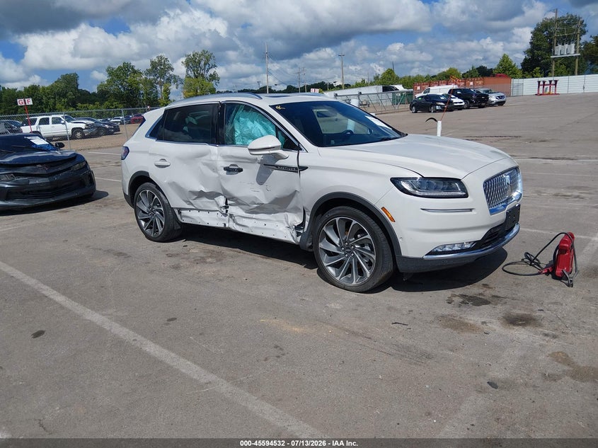 2023 Lincoln Nautilus VIN 2LMPJ8KP8PBL09101 IAAI salvage auction — SIDE, Salvage (Tennessee), sold $6,600 on 2026-08-01 (photo 1)
