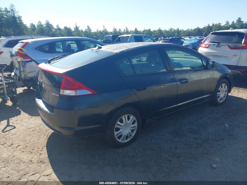2010 Honda Insight VIN JHMZE2H50AS027563 IAAI salvage auction — REAR END, Reconstructed (Massachusetts), sold $400 on 2026-07-31 (photo 4)