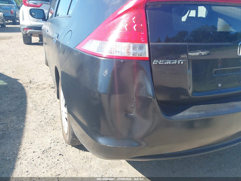 2010 Honda Insight VIN JHMZE2H50AS027563 IAAI salvage auction — REAR END, Reconstructed (Massachusetts), sold $400 on 2026-07-31 (photo 6)