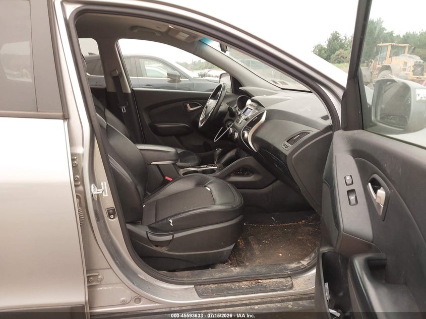 2013 Hyundai Tucson VIN KM8JUCAC6DU762259 IAAI salvage auction — NORMAL WEAR, Clear (New York), sold $375 on 2026-07-23 (photo 5)