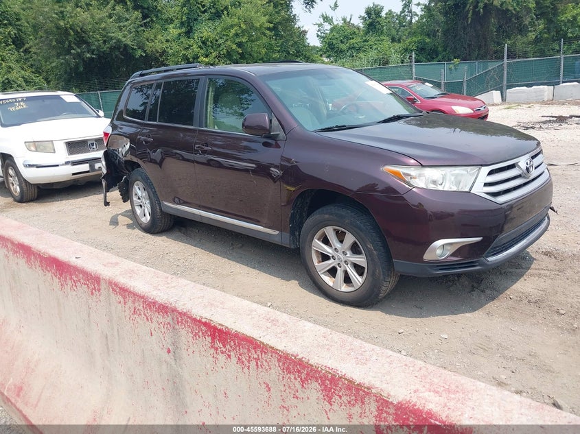 2012 Toyota Highlander VIN 5TDBK3EH2CS104655 IAAI salvage auction — REAR END, Salvage Title, sold $2,100 on 2026-07-30 (photo 1)
