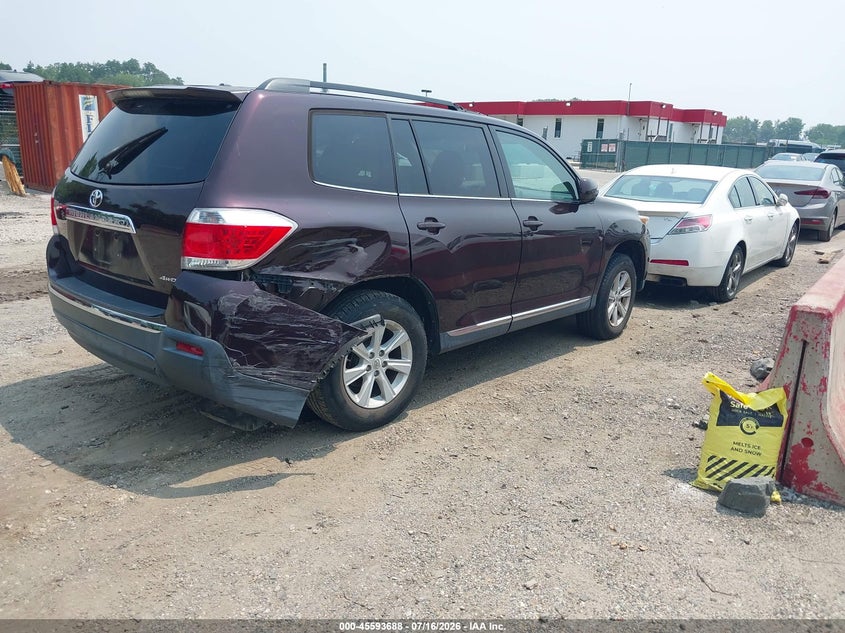 2012 Toyota Highlander VIN 5TDBK3EH2CS104655 IAAI salvage auction — REAR END, Salvage Title, sold $2,100 on 2026-07-30 (photo 4)