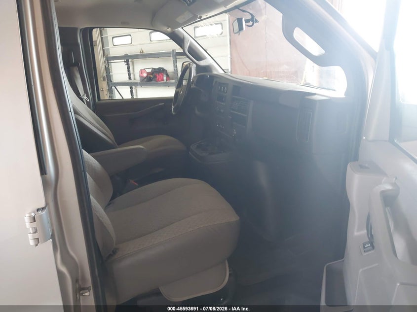 2020 Chevrolet Express VIN 1GAZGNFP6L1256753 IAAI salvage auction — REAR END, Sf97 (Wisconsin), sold $17,500 on 2026-08-27 (photo 5)