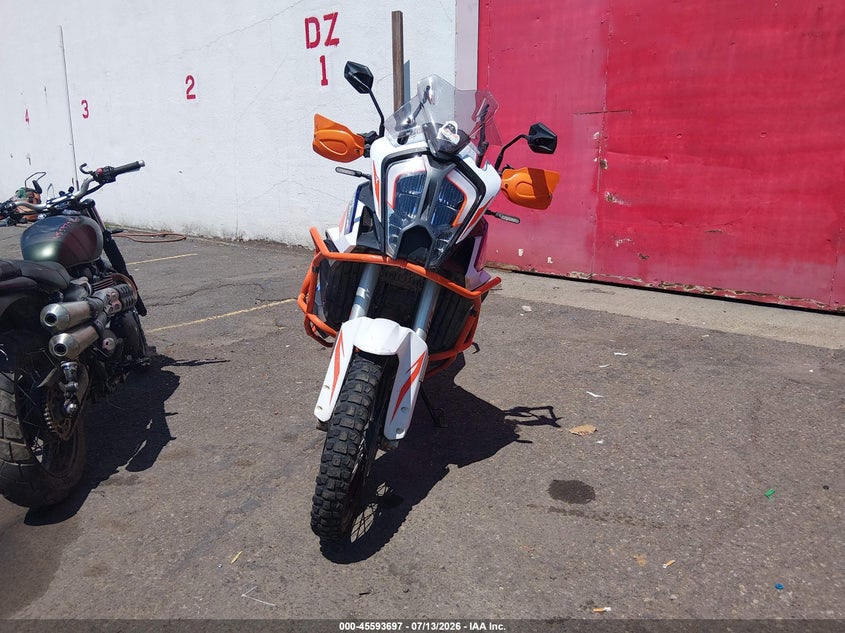 2023 Ktm VIN VBKV59409PM967648 IAAI salvage auction — FRONT END, Salvage Title, sold $7,700 on 2026-10-01 (photo 5)