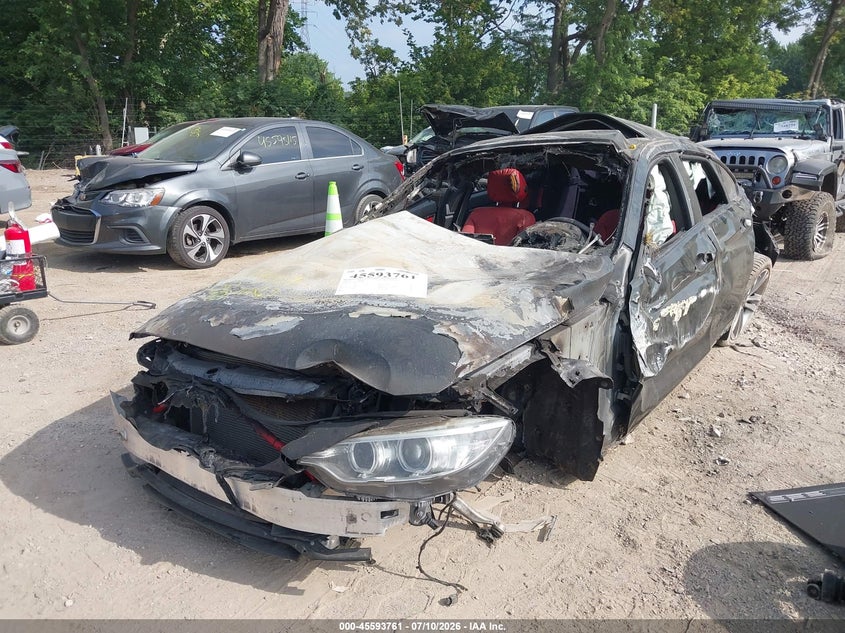 2015 BMW 4er VIN WBA4A7C58FD413717 IAAI salvage auction — ROLLOVER, Clear (Indiana), sold $300 on 2026-08-19 (photo 2)