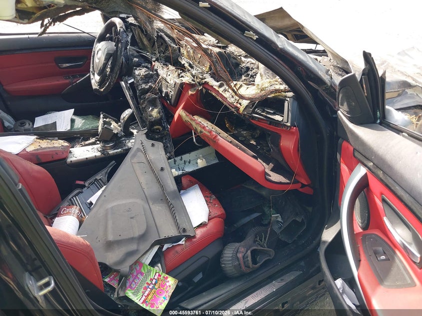 2015 BMW 4er VIN WBA4A7C58FD413717 IAAI salvage auction — ROLLOVER, Clear (Indiana), sold $300 on 2026-08-19 (photo 5)
