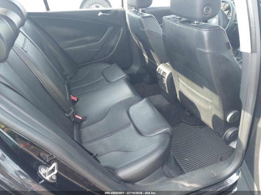 2006 Volkswagen Passat VIN WVWAK73C86P166084 IAAI salvage auction — NORMAL WEAR, Clear (New York), sold $450 on 2026-08-04 (photo 8)