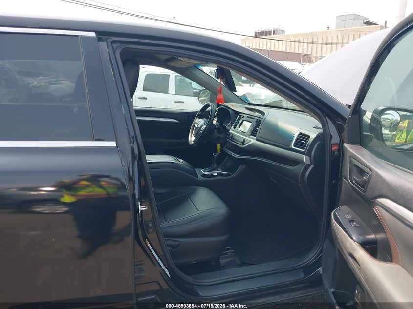 2018 Toyota Highlander VIN 5TDBZRFH2JS825908 IAAI salvage auction — FRONT END, Clear (New York), sold $3,350 on 2026-07-29 (photo 5)