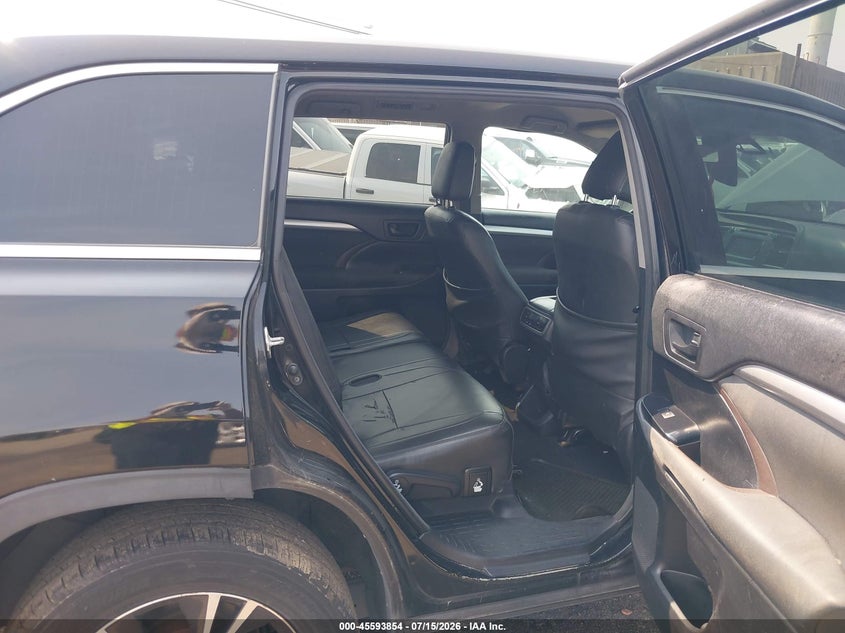 2018 Toyota Highlander VIN 5TDBZRFH2JS825908 IAAI salvage auction — FRONT END, Clear (New York), sold $3,350 on 2026-07-29 (photo 8)