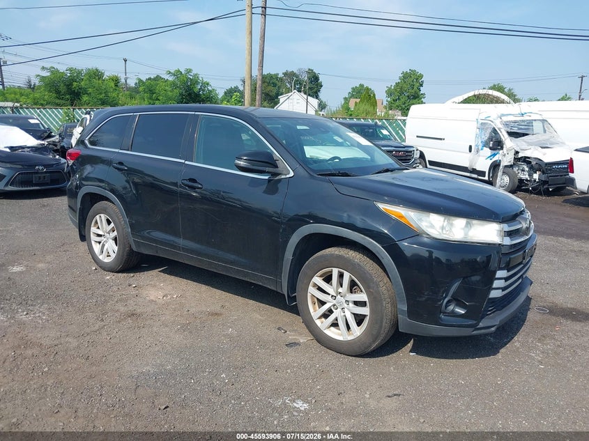 2017 Toyota Highlander VIN 5TDBZRFH1HS412050 IAAI salvage auction — RIGHT SIDE, Clear (New York), sold $5,525 on 2026-08-01 (photo 6)