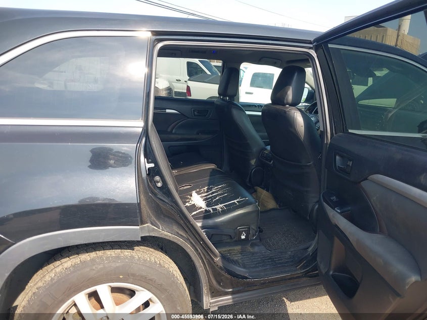2017 Toyota Highlander VIN 5TDBZRFH1HS412050 IAAI salvage auction — RIGHT SIDE, Clear (New York), sold $5,525 on 2026-08-01 (photo 8)