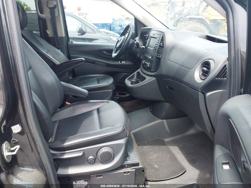 2018 Mercedes-benz Metris VIN WD4PG2EE1J3392647 IAAI salvage auction — ALL OVER, Clear (New York), sold $2,925 on 2026-07-29 (photo 5)
