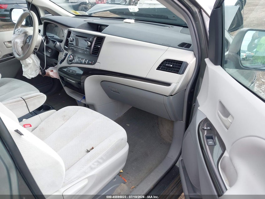 2013 Toyota Sienna VIN 5TDKK3DC1DS372653 IAAI salvage auction — FRONT END, Mv-907A (New York), sold $25 on 2026-07-29 (photo 5)