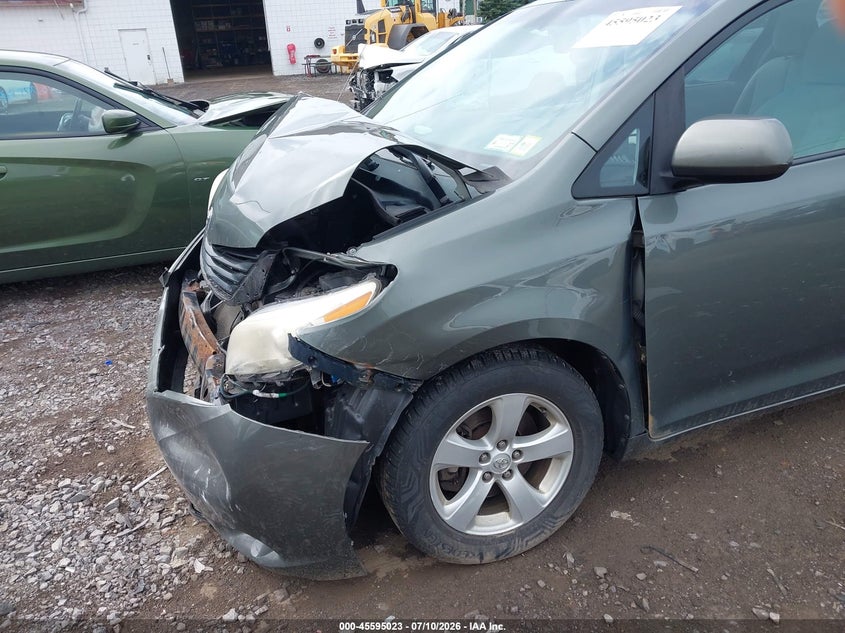 2013 Toyota Sienna VIN 5TDKK3DC1DS372653 IAAI salvage auction — FRONT END, Mv-907A (New York), sold $25 on 2026-07-29 (photo 6)