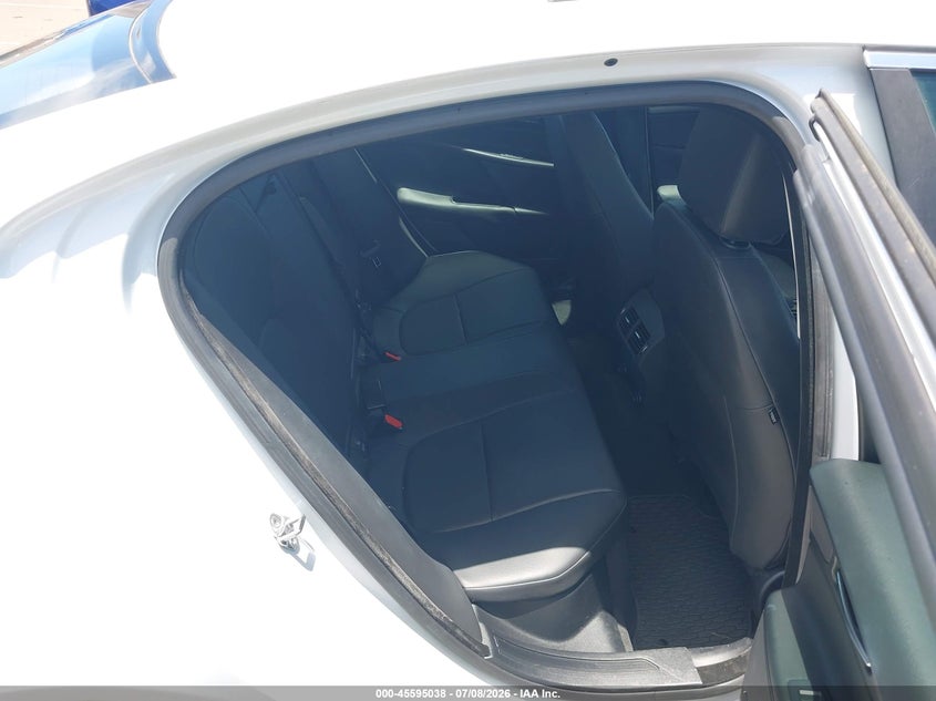 2017 Jaguar Xe VIN SAJAJ4BV0HA963750 IAAI salvage auction — NORMAL WEAR, Clear (Hawaii), sold $5,300 on 2026-07-14 (photo 8)