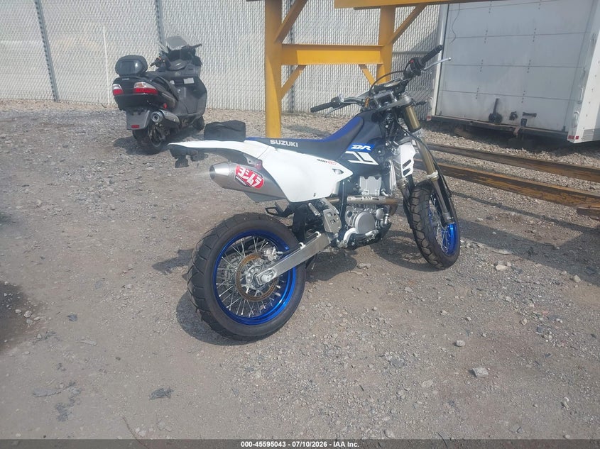 2019 Suzuki Dr-z VIN JS1SK44AXK2100301 IAAI salvage auction — RIGHT FRONT, Salvage (Pennsylvania), sold $1,200 on 2026-07-29 (photo 4)