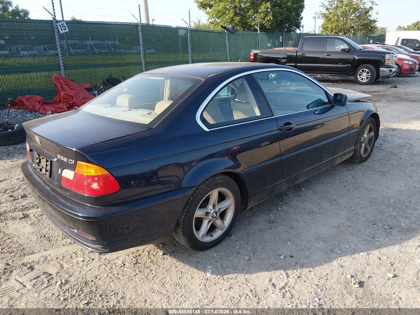 2003 BMW 3er VIN WBABN33403PG62053 IAAI salvage auction — LEFT SIDE, Salvage (Pennsylvania), sold $375 on 2026-08-07 (photo 4)