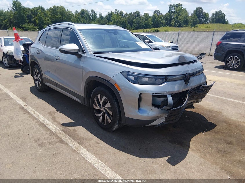 2025 Volkswagen Tiguan VIN 3VVCR7RM3SM053116 IAAI salvage auction — LEFT FRONT, Salvage (Mississippi), sold $9,100 on 2026-08-29 (photo 1)