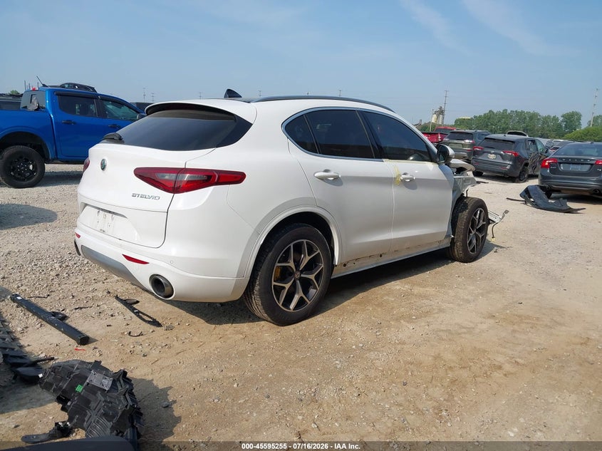 2021 Alfa romeo Stelvio VIN ZASPAKBN2M7D10350 IAAI salvage auction — FRONT END, Salvage Title, sold $7,500 on 2026-08-19 (photo 4)