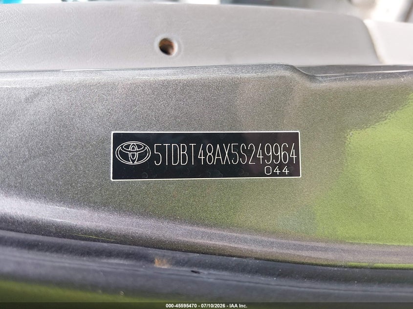 2005 Toyota Sequoia VIN 5TDBT48AX5S249964 IAAI salvage auction — FRONT END, Salvage (Ohio), sold $675 on 2026-07-28 (photo 9)