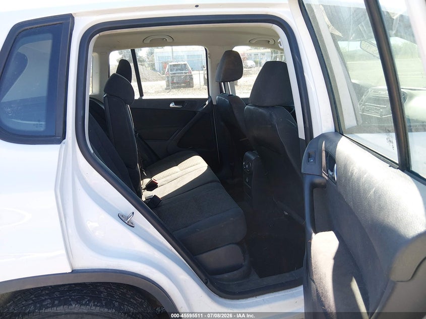 2013 Volkswagen Tiguan VIN WVGBV3AX3DW571455 IAAI salvage auction — NORMAL WEAR, Peddle Clear Public-Restricted (Oregon), sold $225 on 2026-07-29 (photo 8)