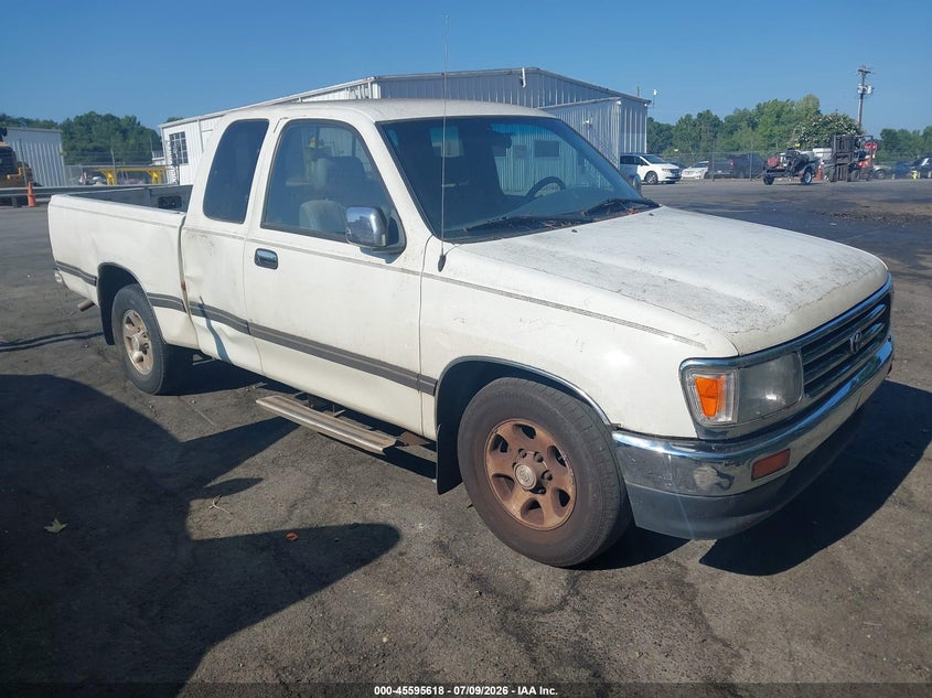 1997 Toyota T100 VIN JT4TN12D4V0028749 IAAI salvage auction — NORMAL WEAR, Salvage (North Carolina), sold $875 on 2026-07-16 (photo 1)