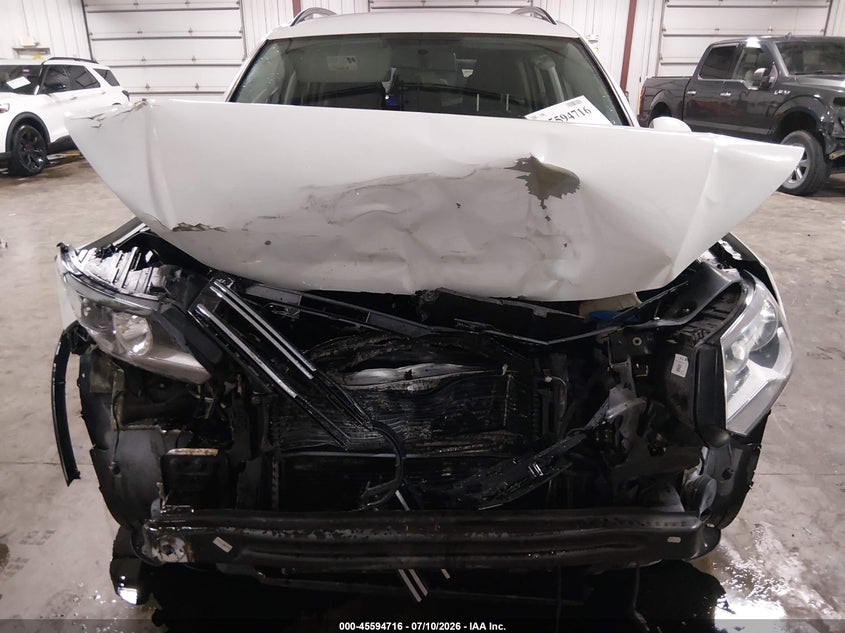 2017 Volkswagen Tiguan VIN WVGAV7AX5HK050091 IAAI salvage auction — FRONT END, Wait Title, sold $550 on 2026-08-11 (photo 6)