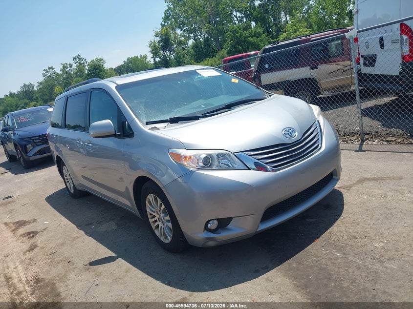 2016 Toyota Sienna VIN 5TDYK3DC2GS709071 IAAI salvage auction — HAIL, Salvage Title, sold $2,800 on 2026-07-28 (photo 1)