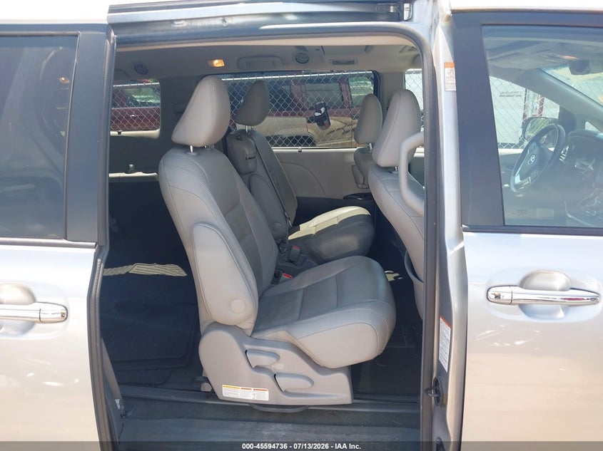 2016 Toyota Sienna VIN 5TDYK3DC2GS709071 IAAI salvage auction — HAIL, Salvage Title, sold $2,800 on 2026-07-28 (photo 8)