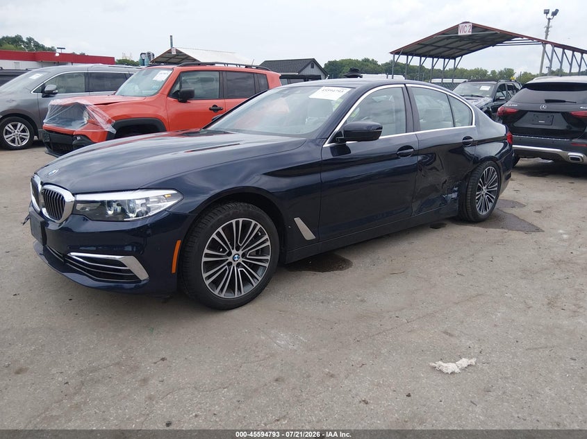 2020 BMW 5er VIN WBAJS3C04LWW65624 IAAI salvage auction — LEFT SIDE, Salvage Title, sold $15,500 on 2026-08-20 (photo 2)