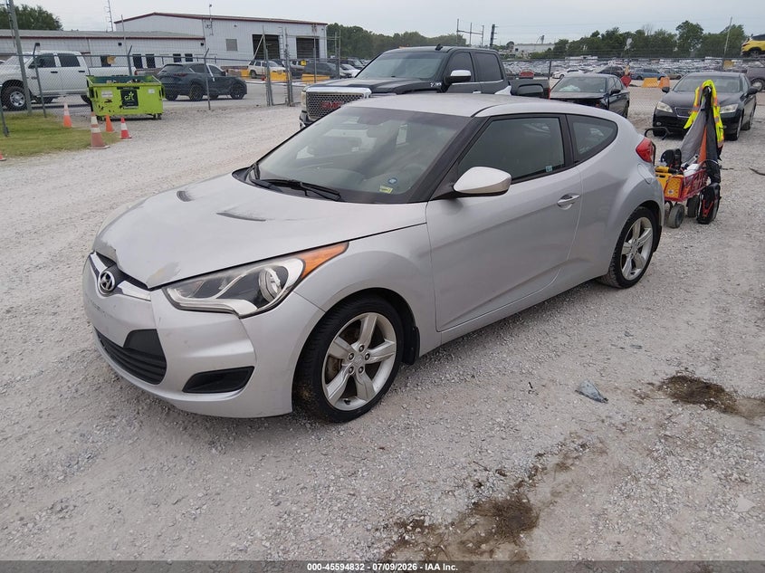 2015 Hyundai Veloster VIN KMHTC6AD4FU242957 IAAI salvage auction — NORMAL WEAR, Clear (Missouri), sold $600 on 2026-07-20 (photo 2)