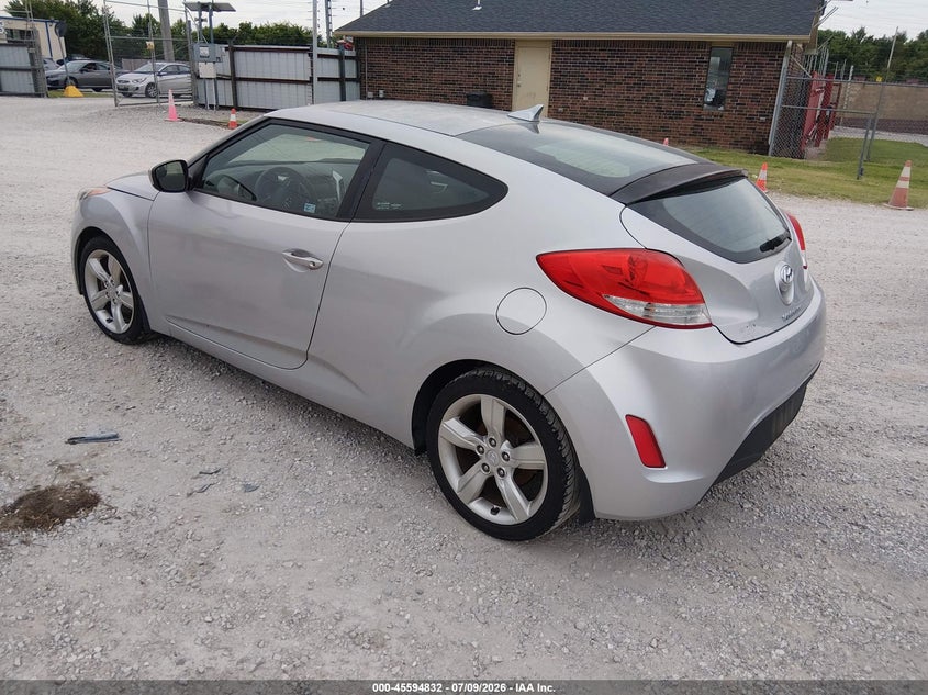 2015 Hyundai Veloster VIN KMHTC6AD4FU242957 IAAI salvage auction — NORMAL WEAR, Clear (Missouri), sold $600 on 2026-07-20 (photo 3)