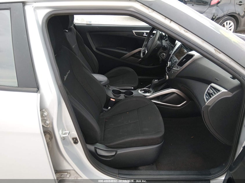2015 Hyundai Veloster VIN KMHTC6AD4FU242957 IAAI salvage auction — NORMAL WEAR, Clear (Missouri), sold $600 on 2026-07-20 (photo 5)