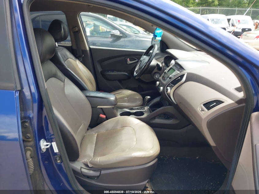 2010 Hyundai Tucson VIN KM8JU3AC1AU080904 IAAI salvage auction — NORMAL WEAR, Clear (Massachusetts), sold $1,050 on 2026-07-15 (photo 5)