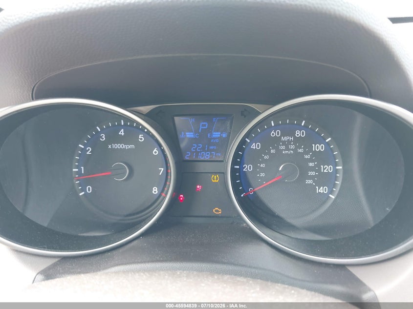 2010 Hyundai Tucson VIN KM8JU3AC1AU080904 IAAI salvage auction — NORMAL WEAR, Clear (Massachusetts), sold $1,050 on 2026-07-15 (photo 7)